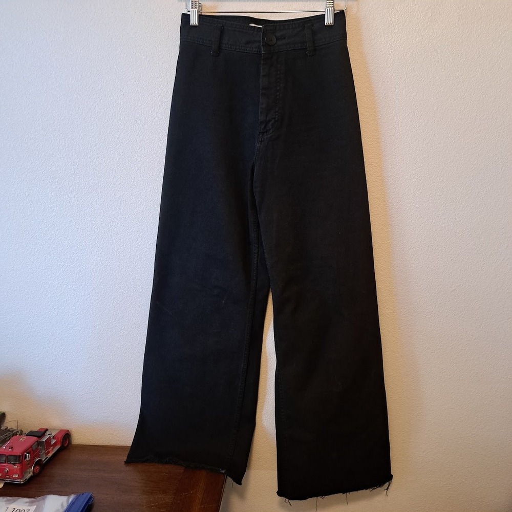 Zara Women Black High Waisted Wide Leg Jeans Raw Hem Size 4